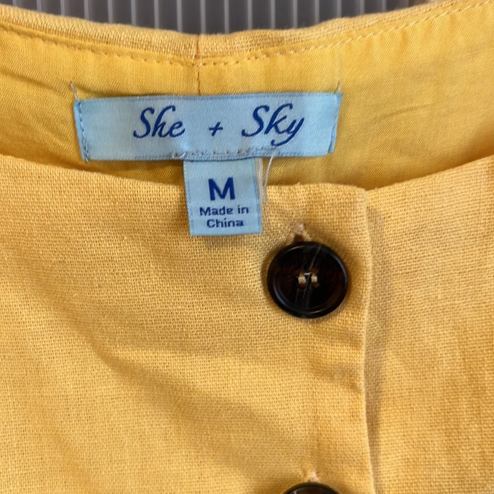 She + Sky Yellow Set - Picture 2 of 4